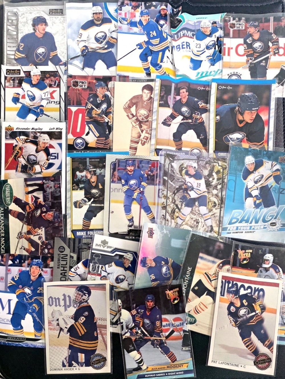 Buffalo Sabres Hockey Card Lot 25 Cards - Peyton Krebs Liquid Metal /349 Hasek
